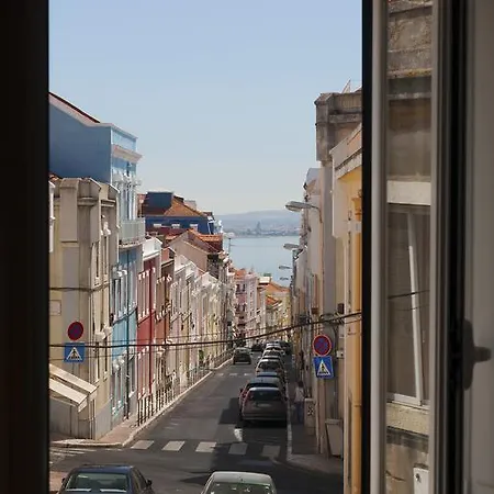 Casa Dos Barbadinhos * Lisboa